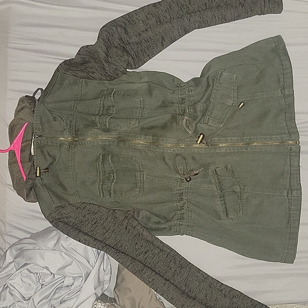 Olive Zip-up jacket